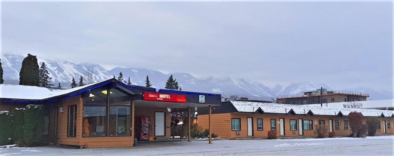 Motel Mary's 3*