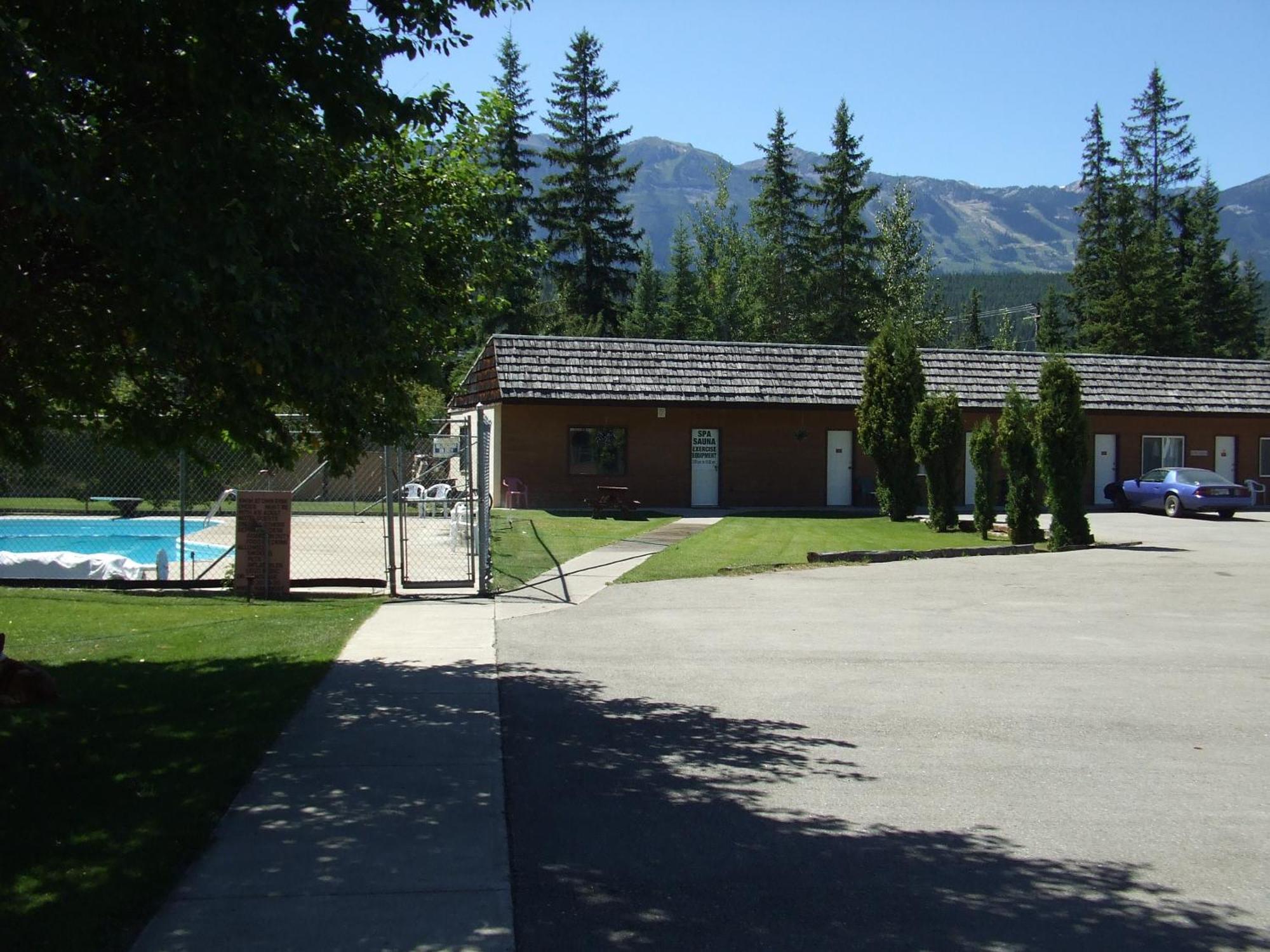 Mary's Motel Golden